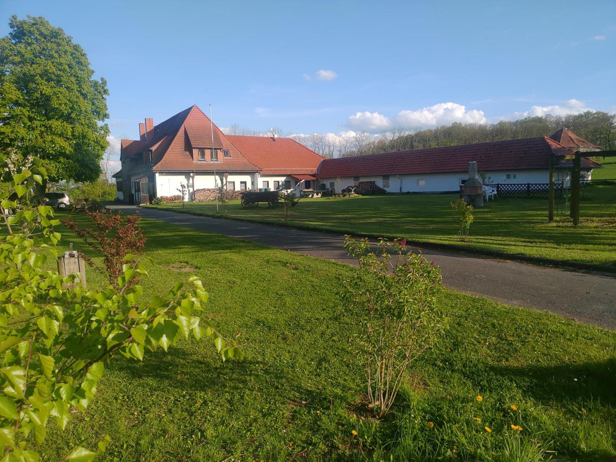 Haus Ringgau - Urlaub, Gemeinschaft Und Erlebnis Im Herzen Von Deutschland Herleshausen Buitenkant foto